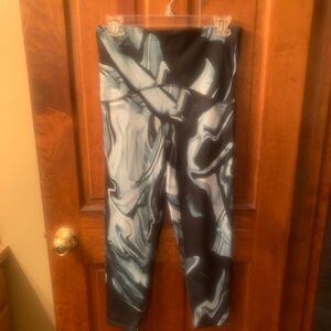 SPANX workout, Booty Boost, BLACK and BLUE Large activewear MARBLE leggins.